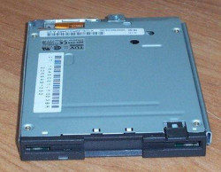 Привод HP 226949-932 DL360G4 SATA Floppy Drive Kit-226949-932(NEW)