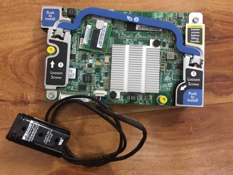 Контроллер HP 690164-B21 P220i 512MB 6G SAS SATA RAID Controller-690164-B21(NEW)