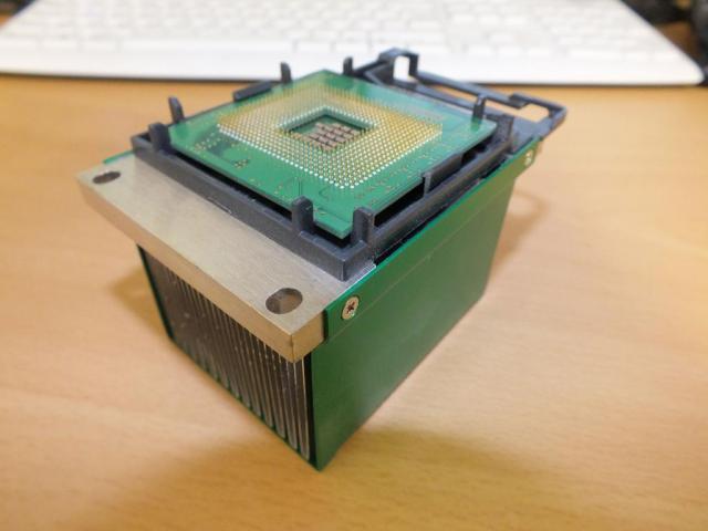 Процессор HP 352311-001 Intel Xeon MP X2.2 GHz-2MB Processor-352311-001(NEW)