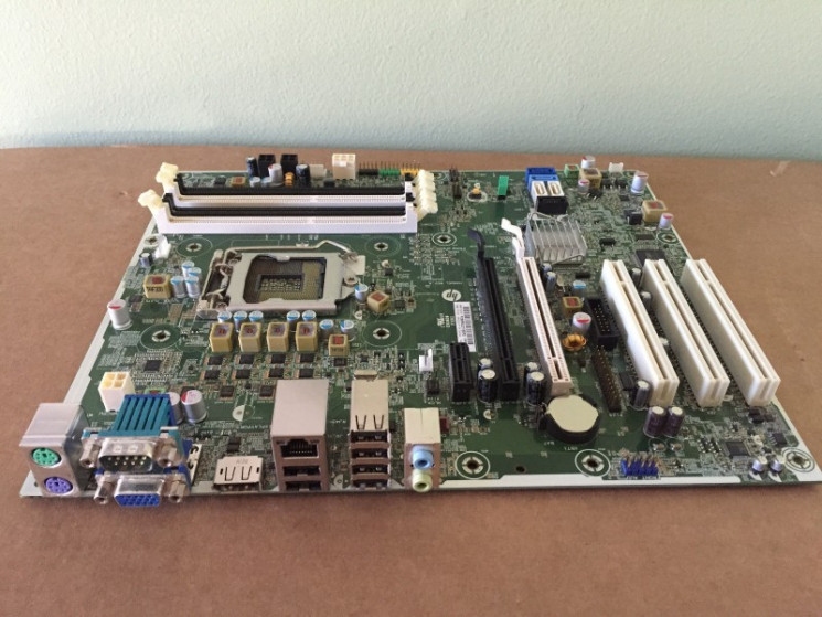 Материнская плата HP 611835-001 Elite 8200 VMT Workstation System Board-611835-001(NEW)