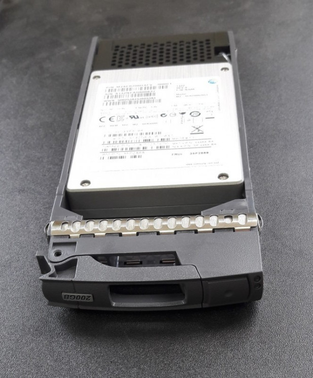 Накопитель NetApp 108-00257+C0 200GB SSD 2.5" for DS2246 FAS2240-108-00257+C0(NEW)