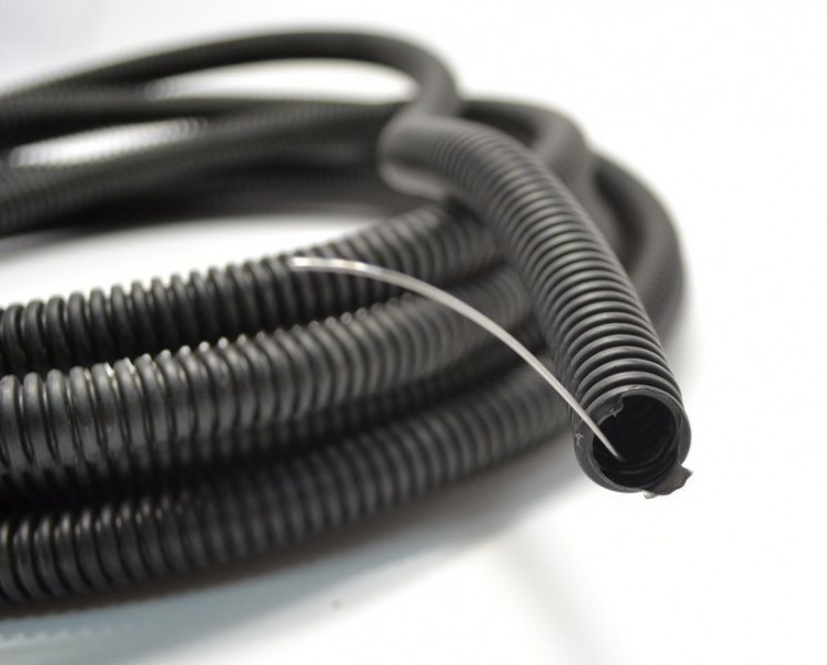 Труба гофрированная ПВХ d20мм с протяжкой (уп.100м) Rexant 28-0020-2