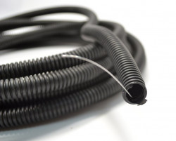 28-0025-1, Труба гофрированная из ПНД с зондом, черная ø25 мм, (бухта 50 м/уп.)
