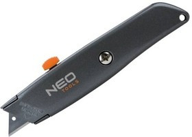 63-702, Нож с трапециевидным лезвием 18 мм, металлический корпус