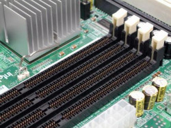 Материнская плата Intel SE7525GP2 iE7525 Dual s604 4DDR 2SATA U100 PCI-E16x PCI-E8x 2PCI-X 2PCI GbLAN SVGA ATX 800Mhz-SE7525GP2(NEW)