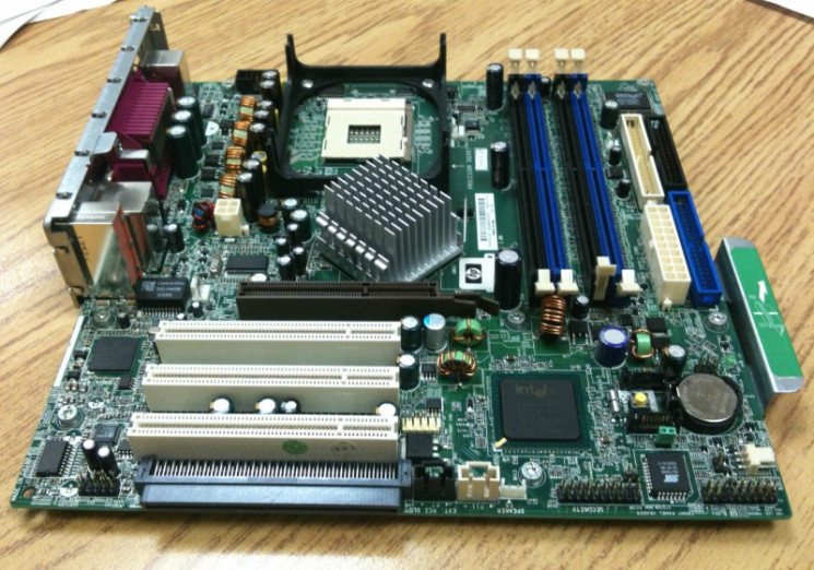 Материнская плата HP 305374-001 D530 i865G s478 HT 4DualDDR400 2SATA U100 AGP8x 3PCI SVGA ADI-6ch LAN1000 mATX-305374-001(NEW)