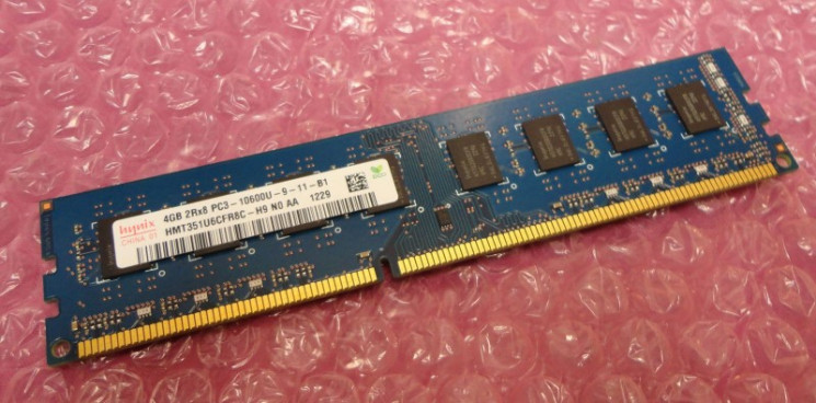 Модуль памяти Hynix HMT351U6CFR8C-H9 4GB 2Rx8 PC3-10600U 240-pin DDR3-HMT351U6CFR8C-H9(NEW)